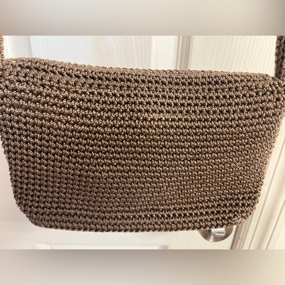 The Sak crochet shoulder bag with flap - Picture 6 of 11